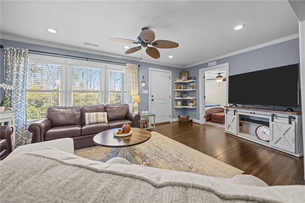 607 Rockspring Road High Point, NC 27262 - Photo 4 of 42