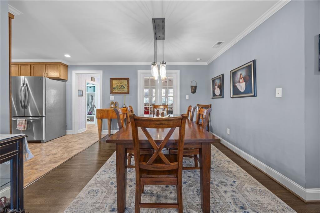 607 Rockspring Road High Point, NC 27262 - Photo 7 of 42