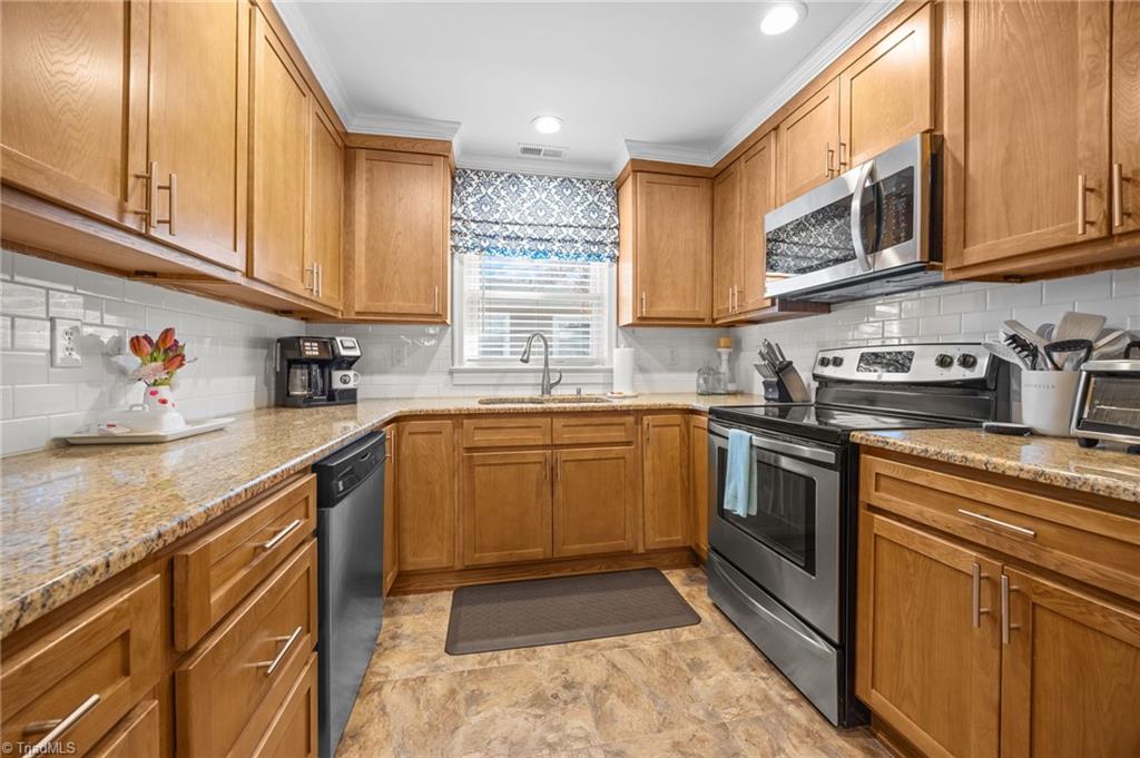 607 Rockspring Road High Point, NC 27262 - Photo 9 of 42