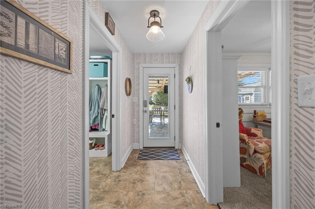 607 Rockspring Road High Point, NC 27262 - Photo 10 of 42