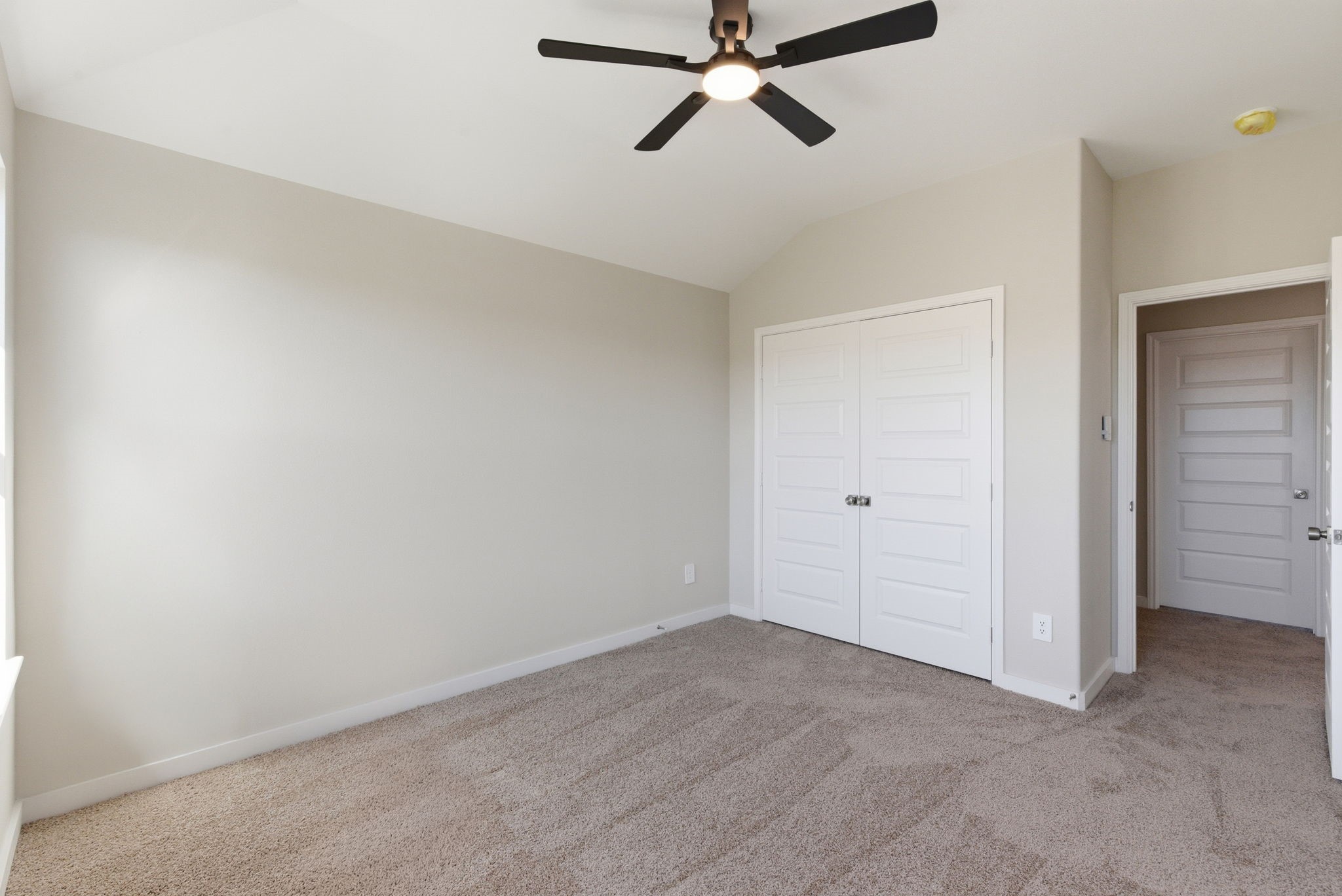 2443 Inlet Court Fresno, TX 77545 - Photo 43 of 50 a view of a room with a ceiling fan