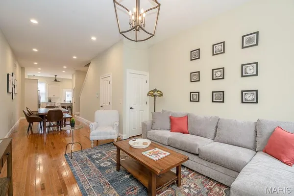 $385,000 | 2016 South 12th Street, St. Louis, MO 63104