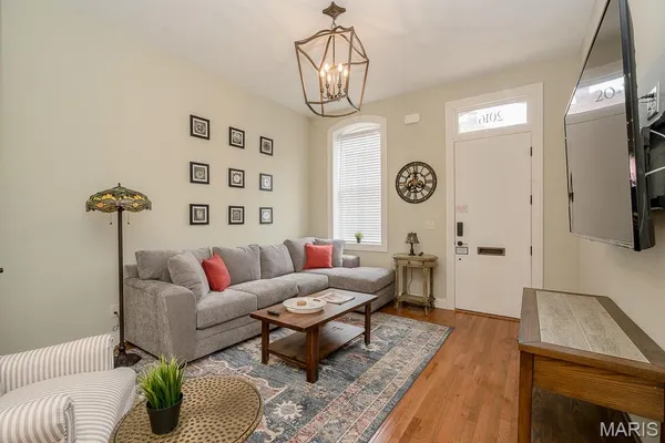 $385,000 | 2016 South 12th Street, St. Louis, MO 63104