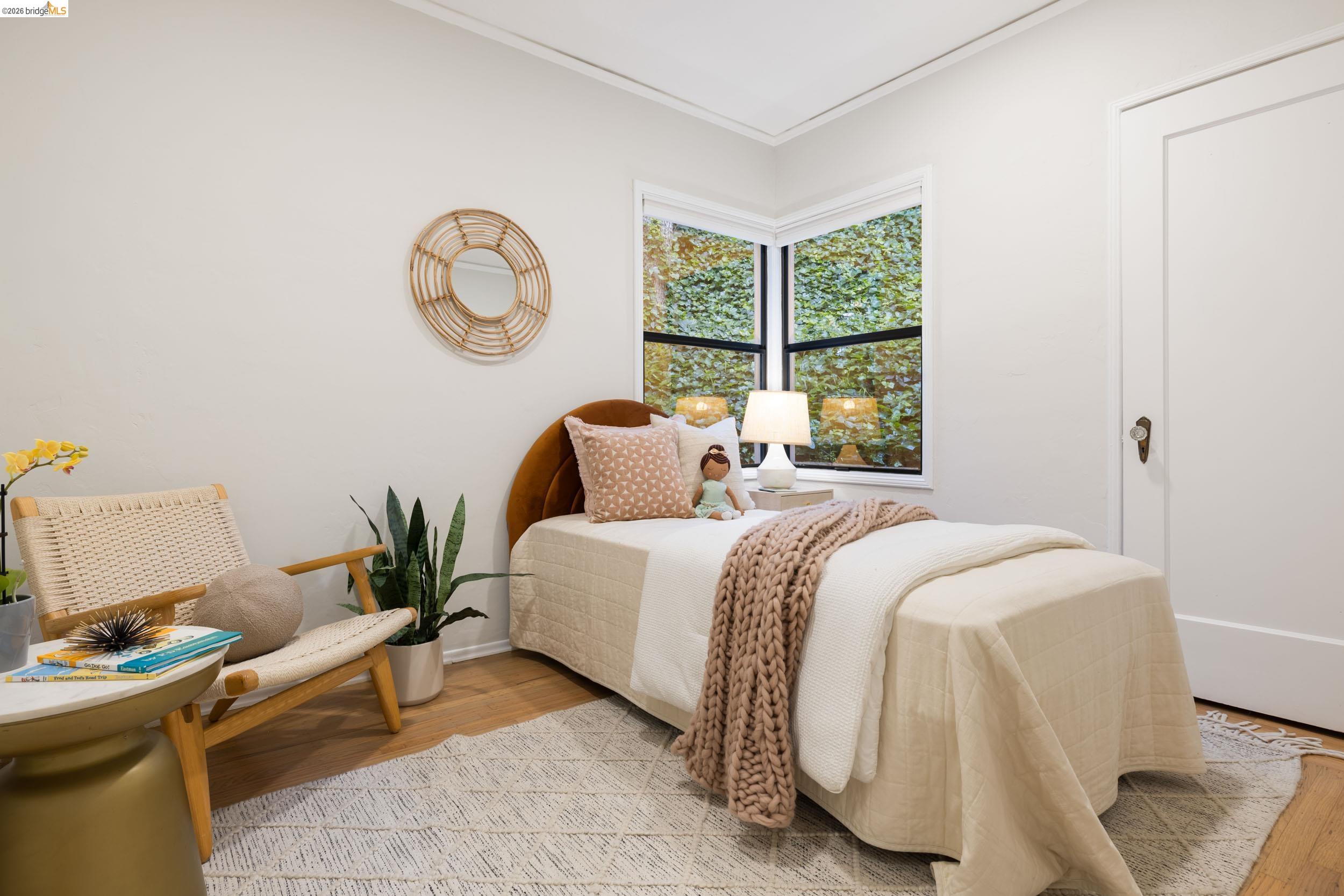 6211 Valley View Road Oakland, CA 94611 - Photo 12 of 34