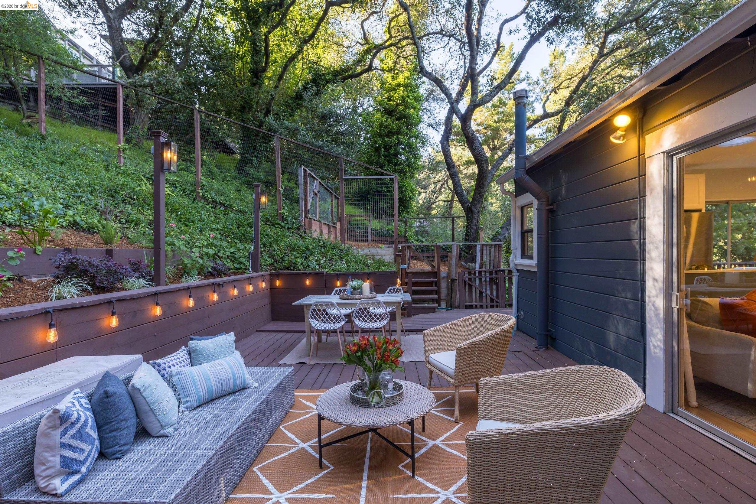 6211 Valley View Road Oakland, CA 94611 - Photo 29 of 34