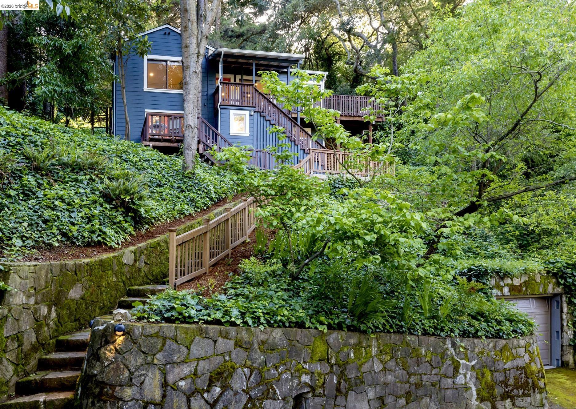 6211 Valley View Road Oakland, CA 94611 - Photo 32 of 34