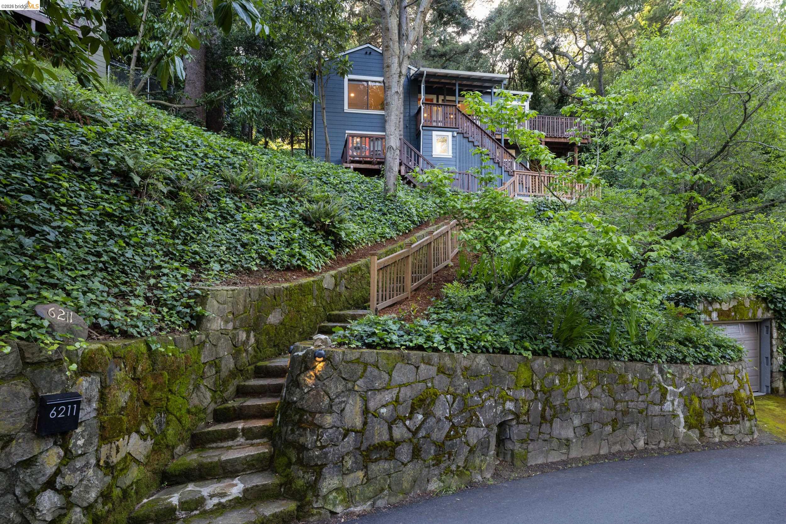 6211 Valley View Road Oakland, CA 94611 - Photo 34 of 34