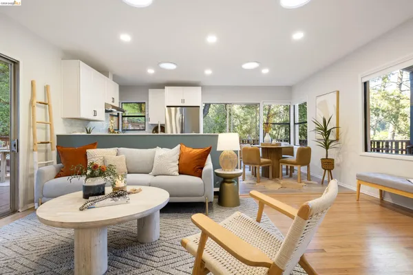 $949,000 | 6211 Valley View Road, Oakland, CA 94611