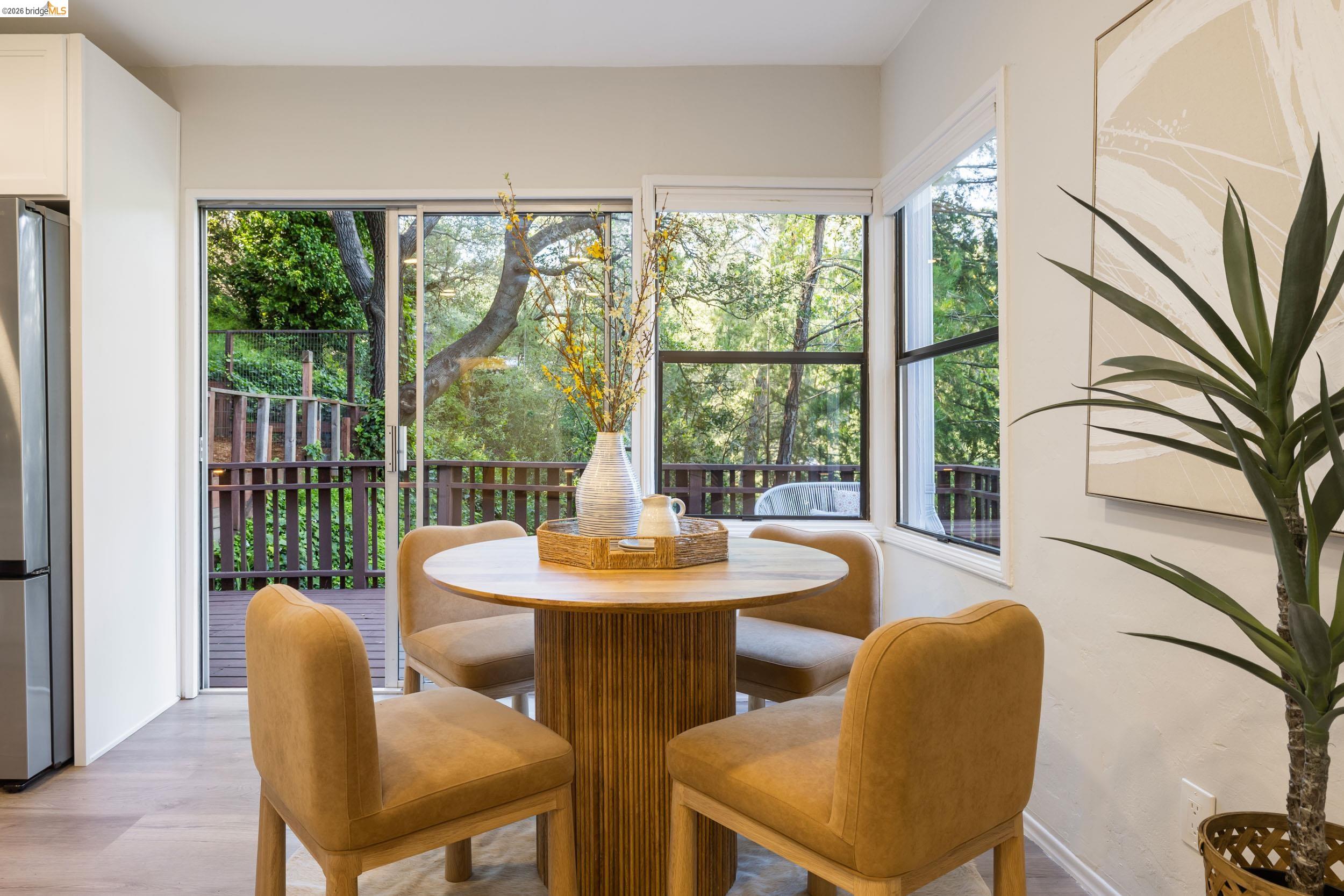 6211 Valley View Road Oakland, CA 94611 - Photo 8 of 34