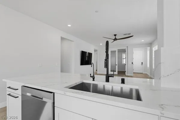 $685,000 | 58 Lake Bluff Court, Henderson, NV 89011
