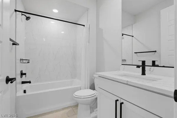 $685,000 | 58 Lake Bluff Court, Henderson, NV 89011