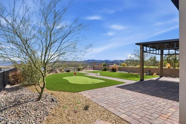 $685,000 | 58 Lake Bluff Court, Henderson, NV 89011