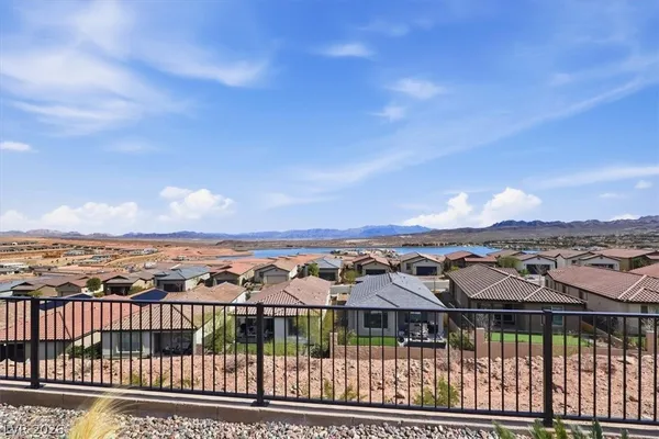 $685,000 | 58 Lake Bluff Court, Henderson, NV 89011