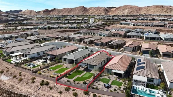 $685,000 | 58 Lake Bluff Court, Henderson, NV 89011