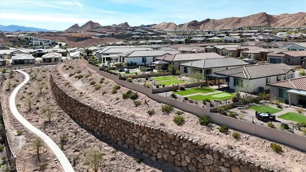 $685,000 | 58 Lake Bluff Court, Henderson, NV 89011