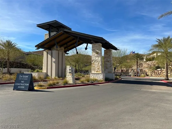 $685,000 | 58 Lake Bluff Court, Henderson, NV 89011