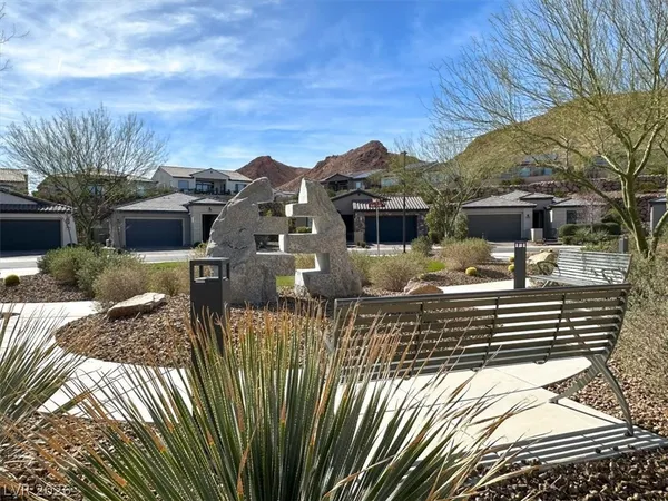 $685,000 | 58 Lake Bluff Court, Henderson, NV 89011
