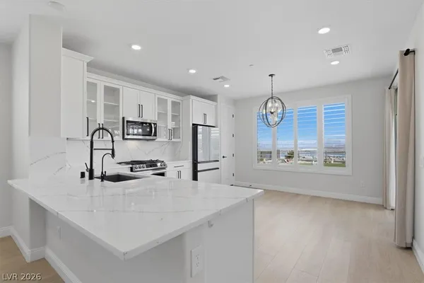 $685,000 | 58 Lake Bluff Court, Henderson, NV 89011