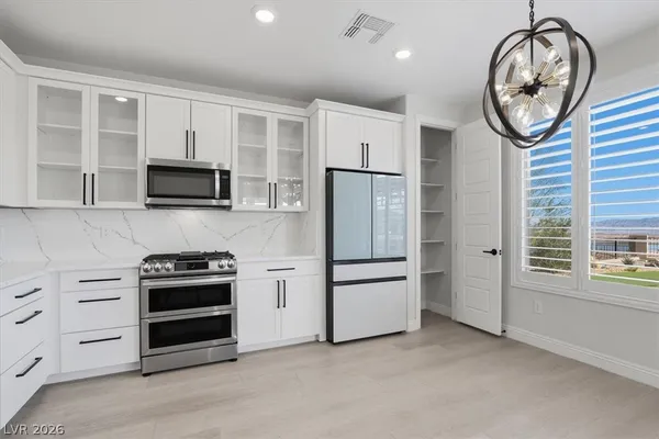 $685,000 | 58 Lake Bluff Court, Henderson, NV 89011