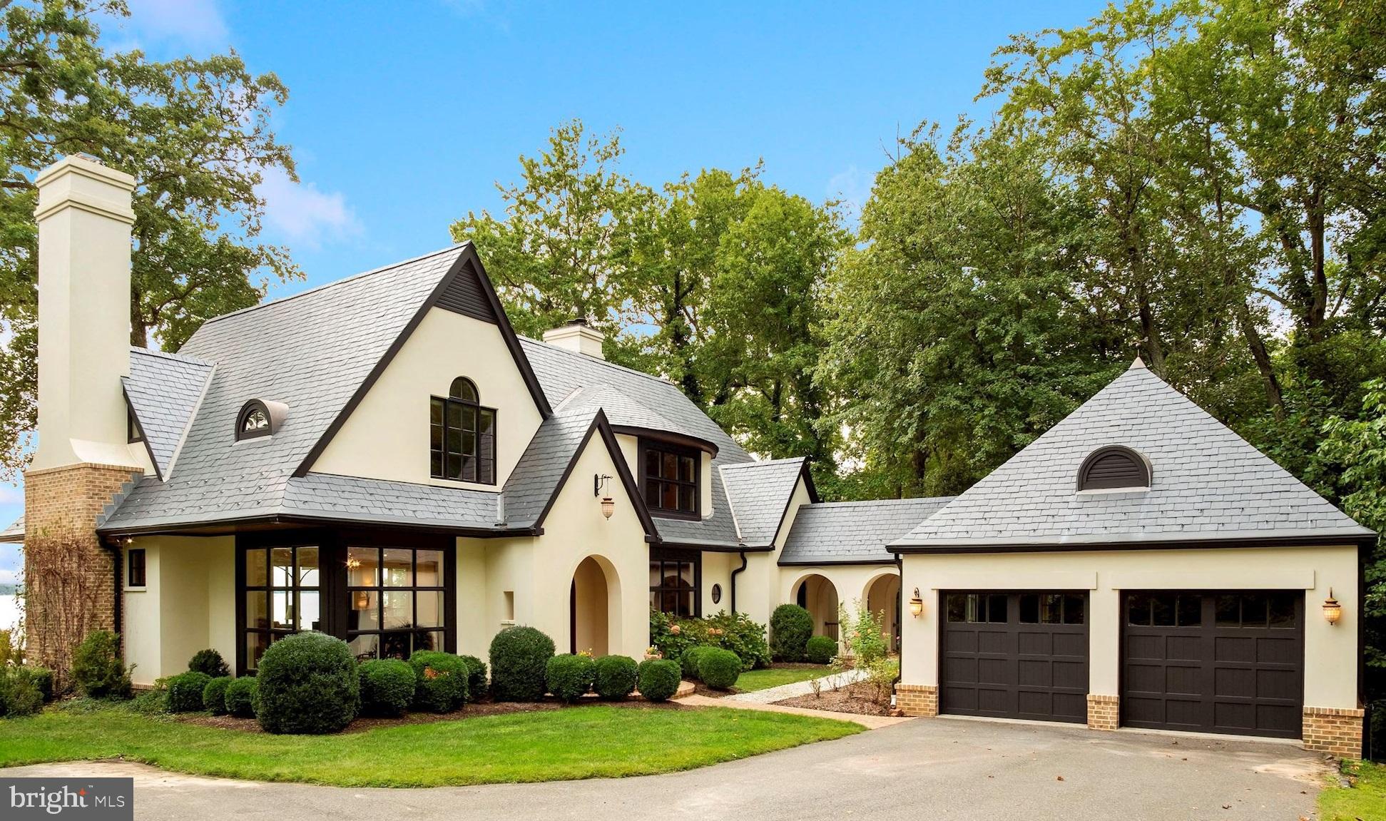 Gorgeous English Style Cottage w/ Oversized Garage