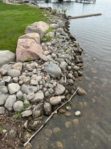 $749,000 | 70 Lakeview Drive, Slayton, MN 56172