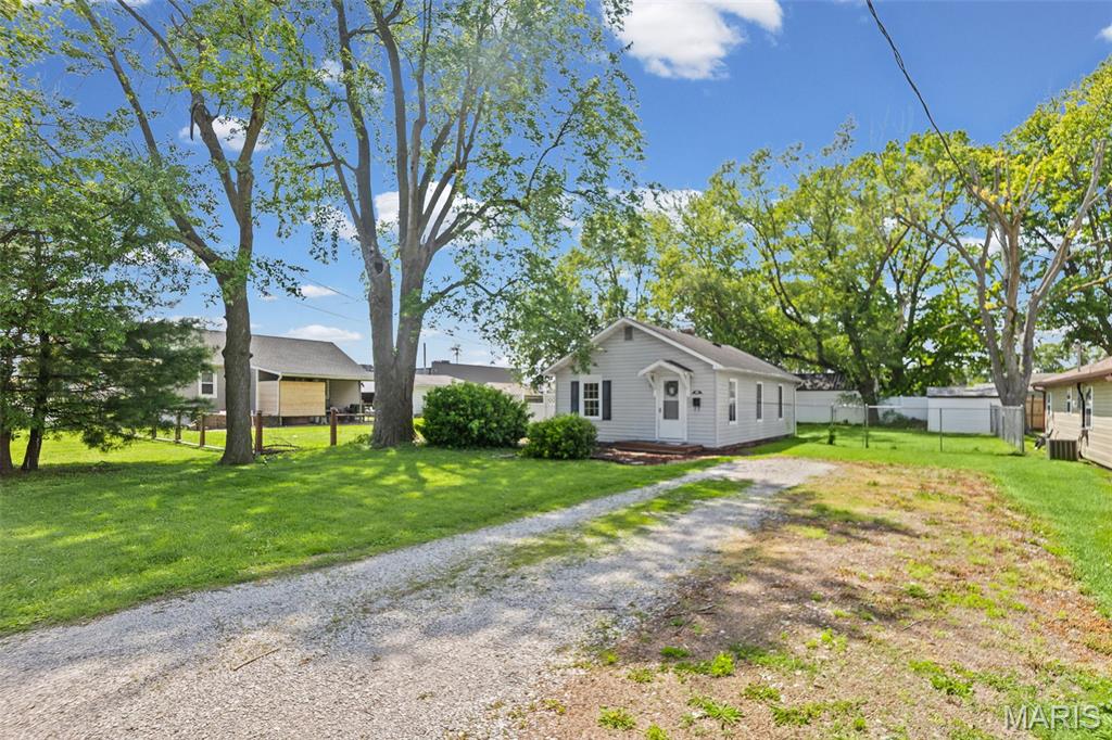 570 Shellview Street Bethalto, IL 62010 - Photo 2 of 26
