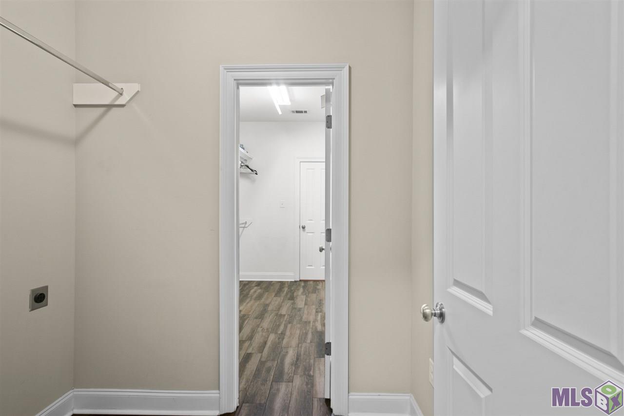 7723 Ibiza Drive Baton Rouge, LA 70820 - Photo 15 of 22 Laundry room