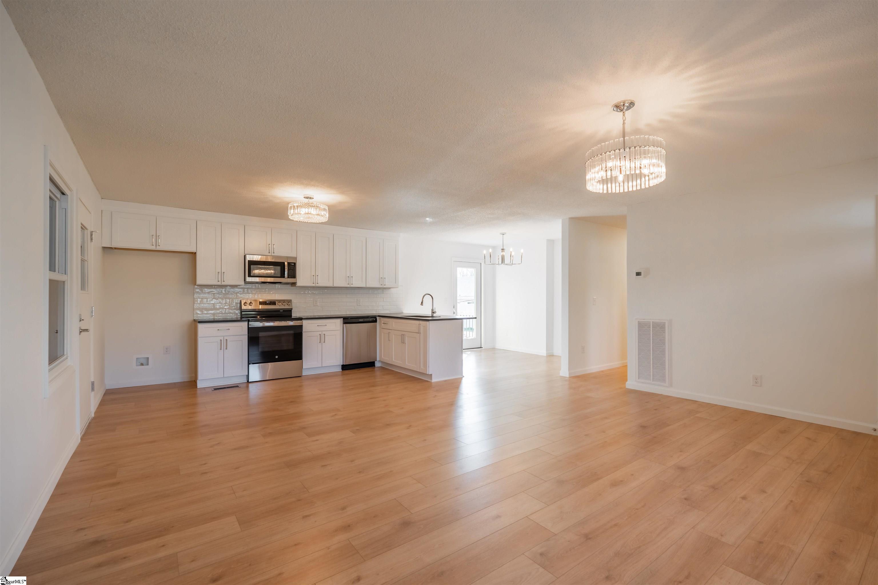 1209 South Main Street Fountain Inn, SC 29644 - Photo 6 of 31 Gallery Image 6