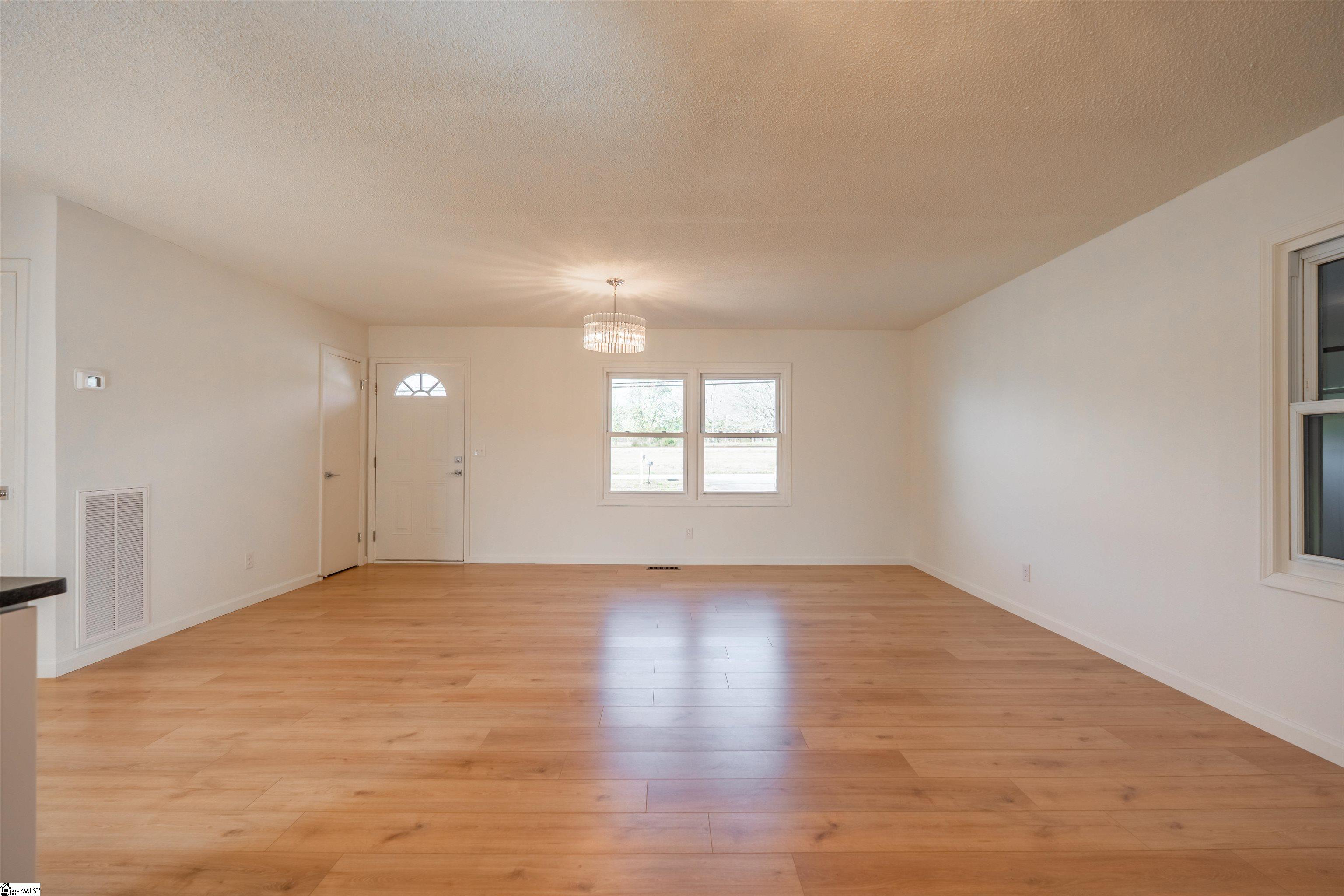 1209 South Main Street Fountain Inn, SC 29644 - Photo 10 of 31 Gallery Image 10