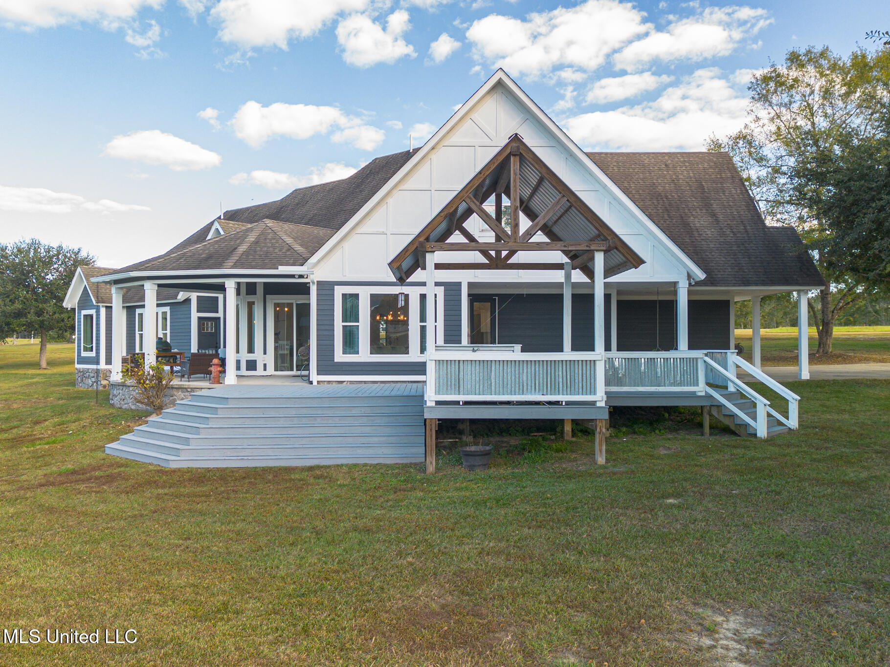 17245 Doc Lizana Road Gulfport, MS 39503 - Photo 4 of 45 11525-16