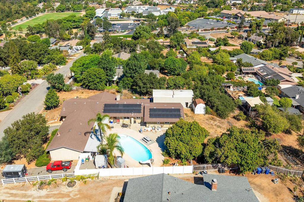 1358 Los Amigos Fallbrook, CA 92028 - Photo 5 of 62