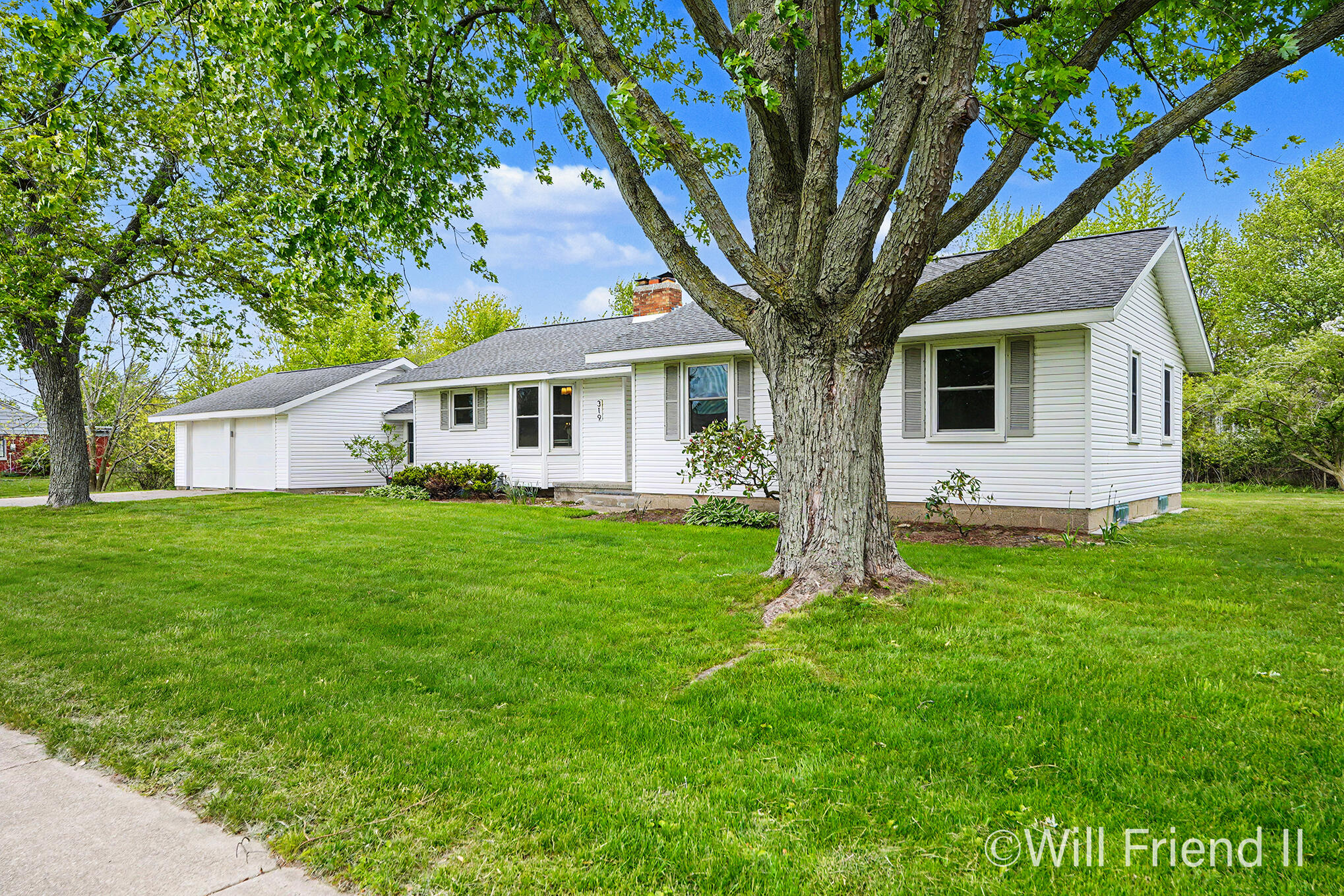 319 Country Club Road Holland, MI 49423 - Photo 5 of 27 DSC06421