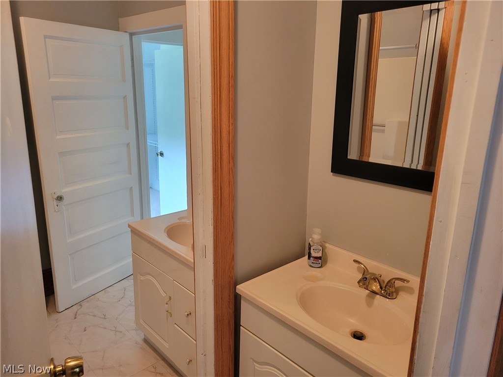 17012 Thompson Road Thompson, OH 44086 - Photo 18 of 27