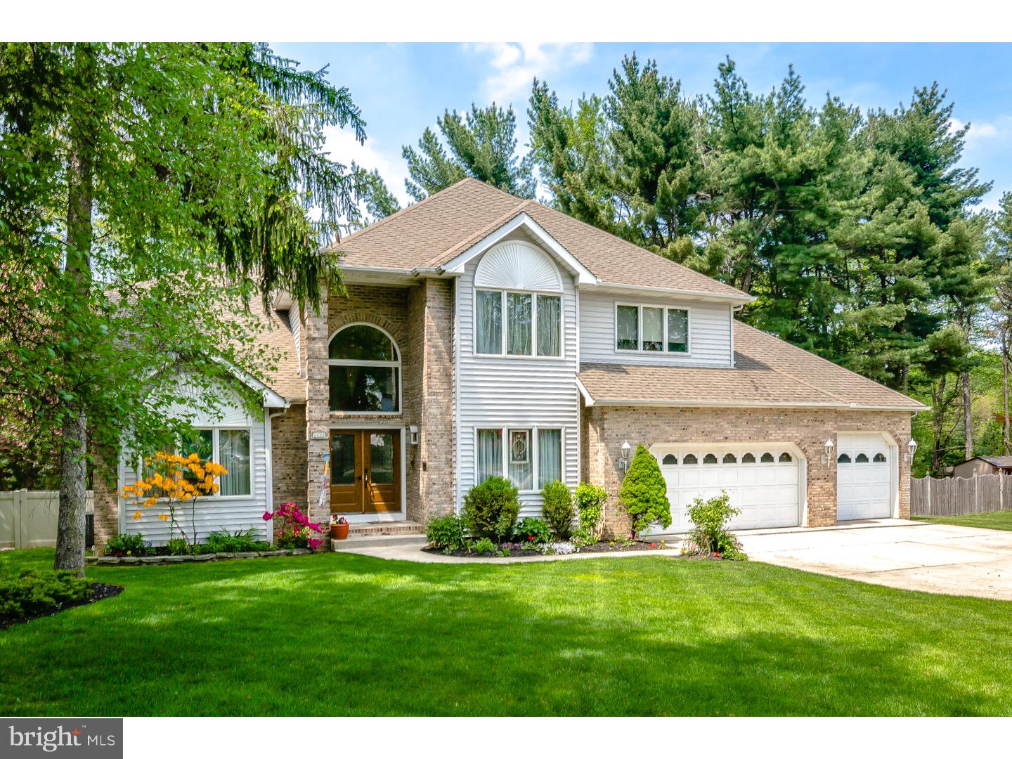 1132 Davis Road Barrington, NJ 08007 - Photo 1 of 25