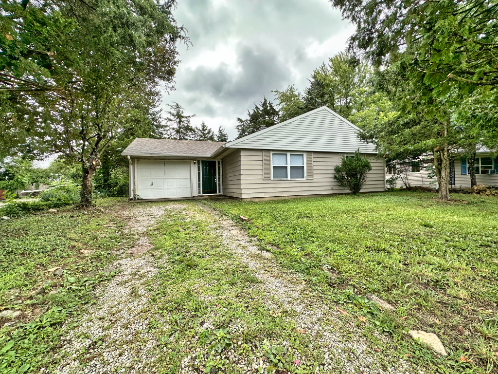 9961 Catalina Drive Indianapolis, IN 46235 - Photo 2 of 25