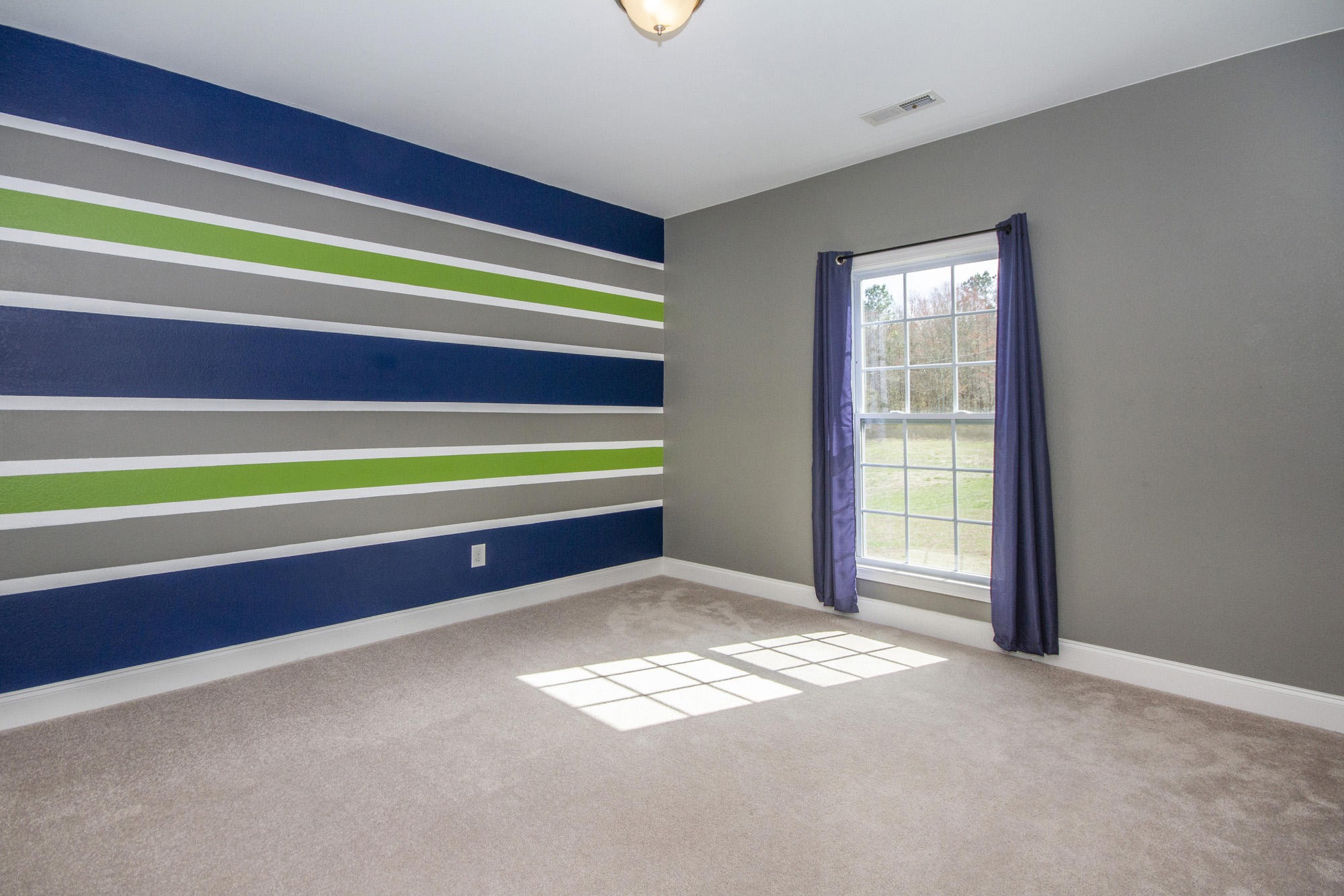 7480 Dry Valley Road Loudon, TN 37774 - Photo 21 of 27 a room with a bed and a window