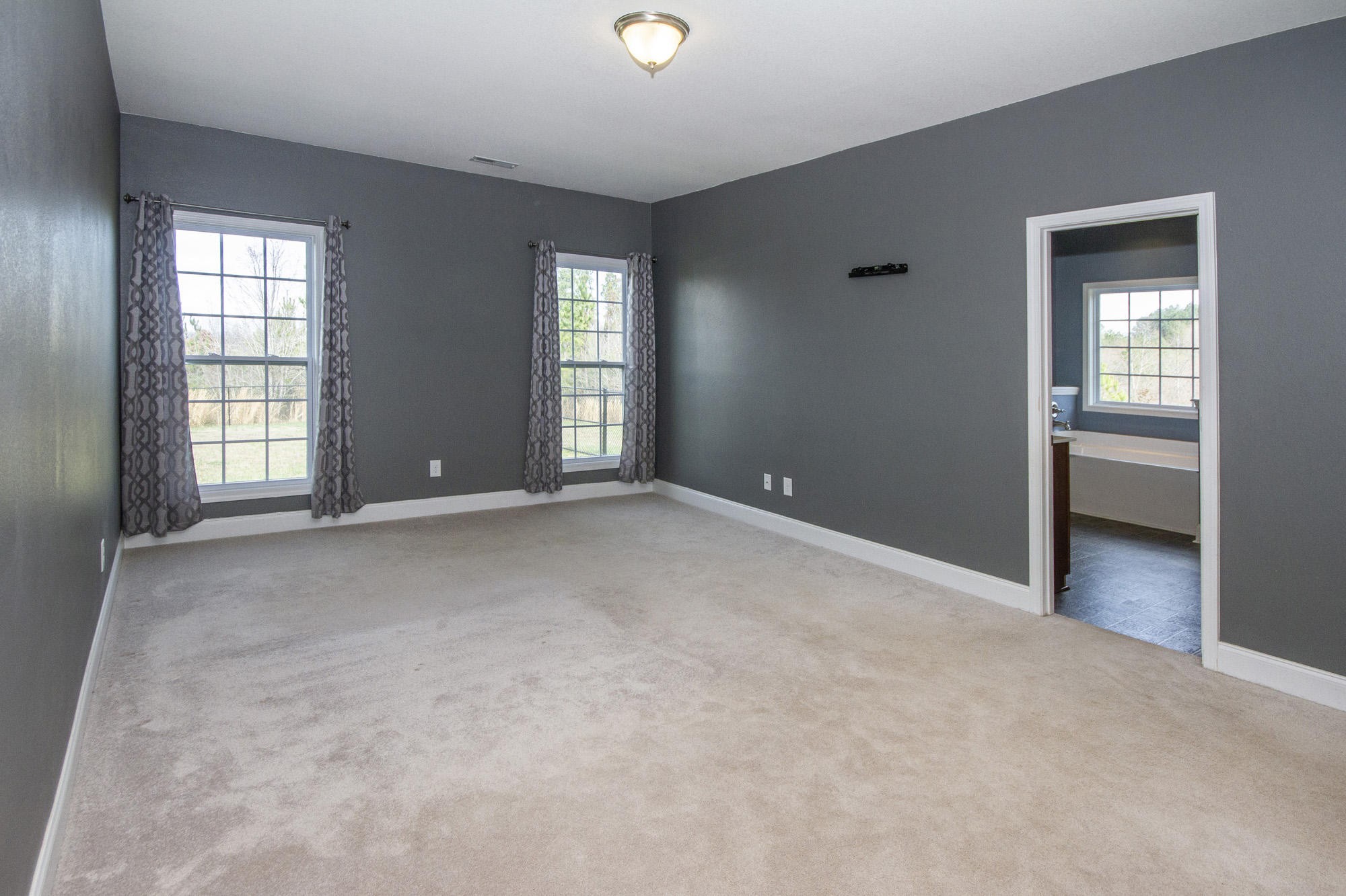 7480 Dry Valley Road Loudon, TN 37774 - Photo 10 of 27 an empty room with windows