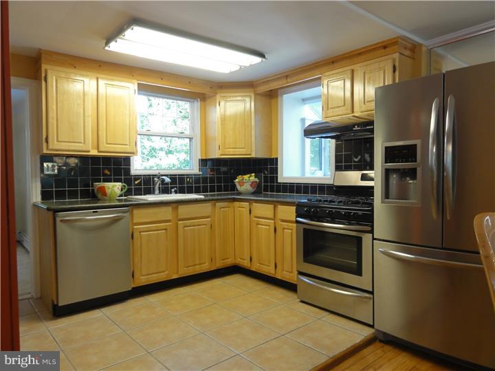 822 Dover Road Wynnewood, PA 19096 - Photo 10 of 25