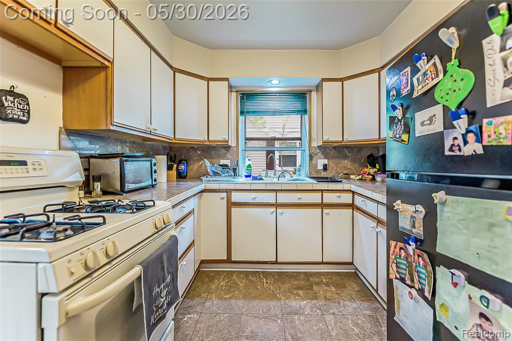 1946 Union Lake Road Commerce Township, MI 48382 - Photo 35 of 44