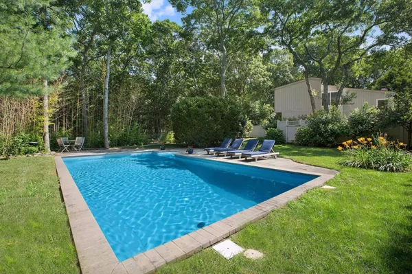 $45,000 | 27 Montauk Avenue, East Hampton, NY 11937