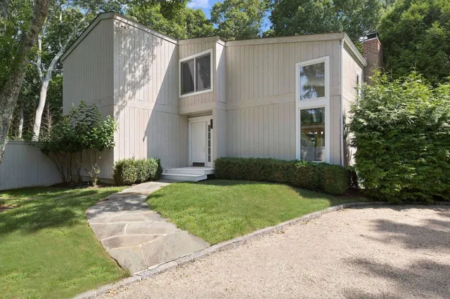 $36,000 | 27 Montauk Avenue, East Hampton, NY 11937