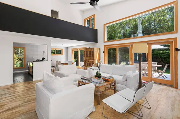 $45,000 | 27 Montauk Avenue, East Hampton, NY 11937