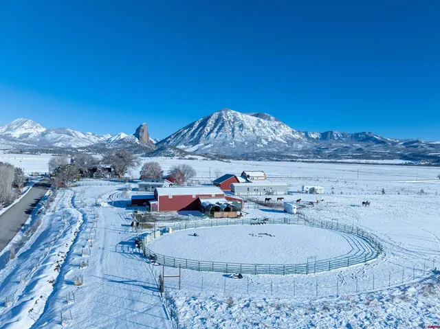 a view of a living room with furniture