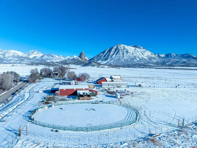 a view of a terrace with sky view