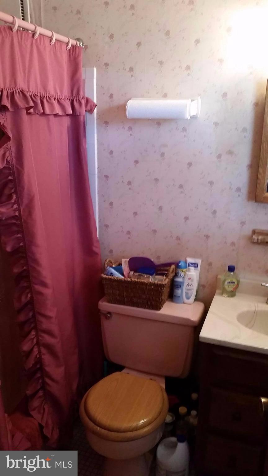 6910 Elbrook Road Hyattsville, MD 20784 - Photo 13 of 21 Bath (Master)