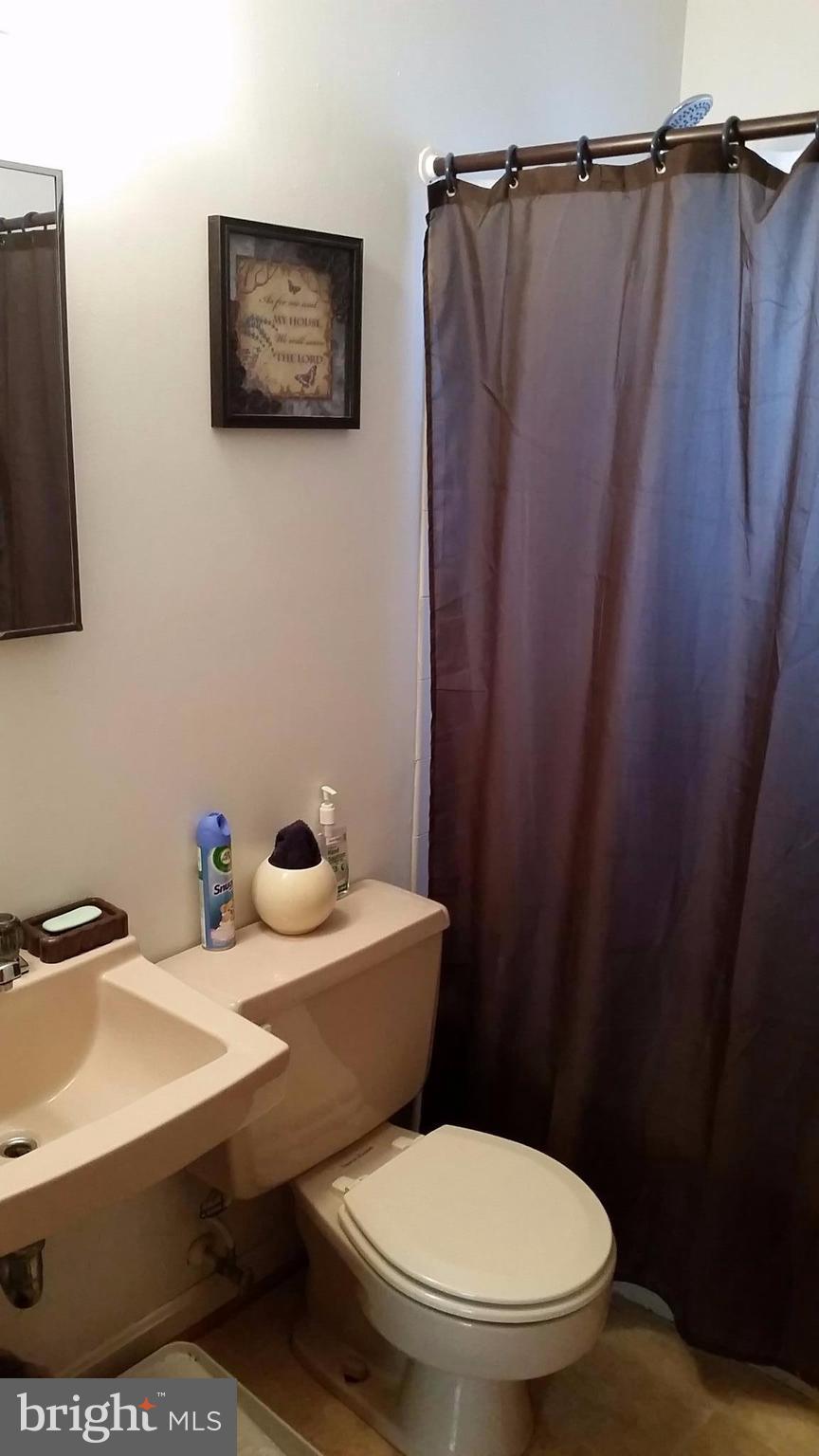 6910 Elbrook Road Hyattsville, MD 20784 - Photo 15 of 21 Bath