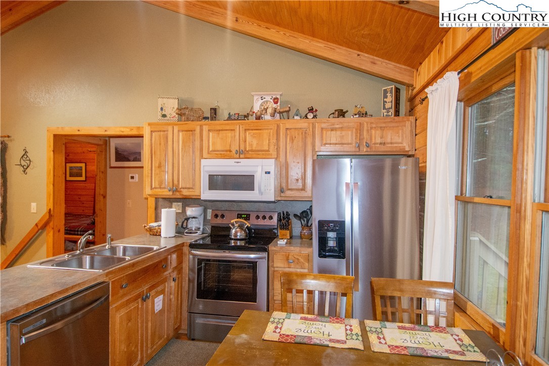 584 River Bend Hills Road Crumpler, NC 28617 - Photo 7 of 21 Gallery Image 7