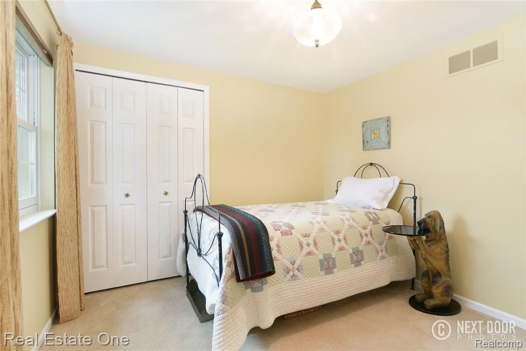 9232 Kestrel Ridge Road Brighton, MI 48116 - Photo 27 of 39 3rd bedroom