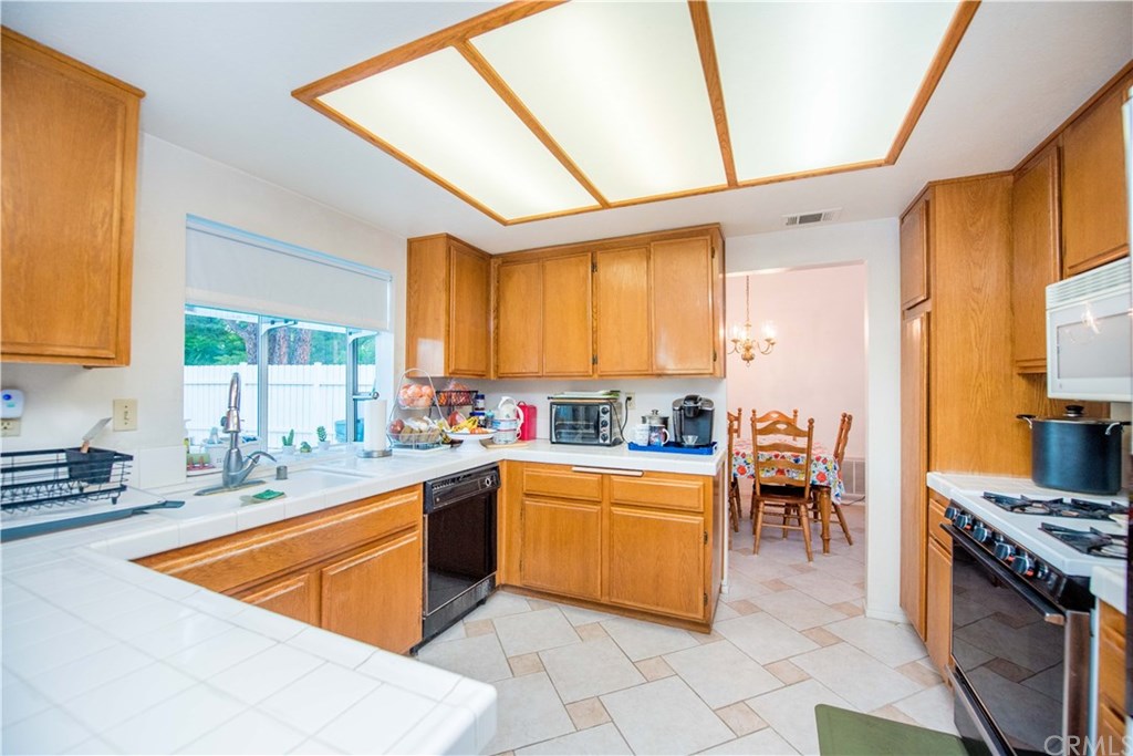 1701 Mojave View Circle Corona, CA 92882 - Photo 11 of 40