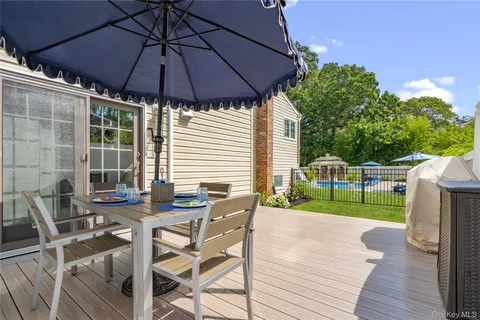 $899,999 | 939 Manor Lane, Bay Shore, NY 11706